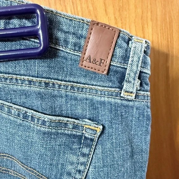 Abercrombie & Fitch Madison Flare Jeans - Picture 4 of 5